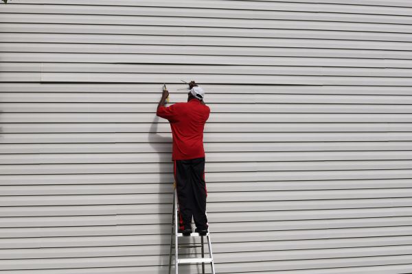 Cost of Loose Siding Repair in Chillicothe